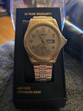Gold-Tone Embassy Quartz Watch – Day/Date – Expansion Band – New in Box